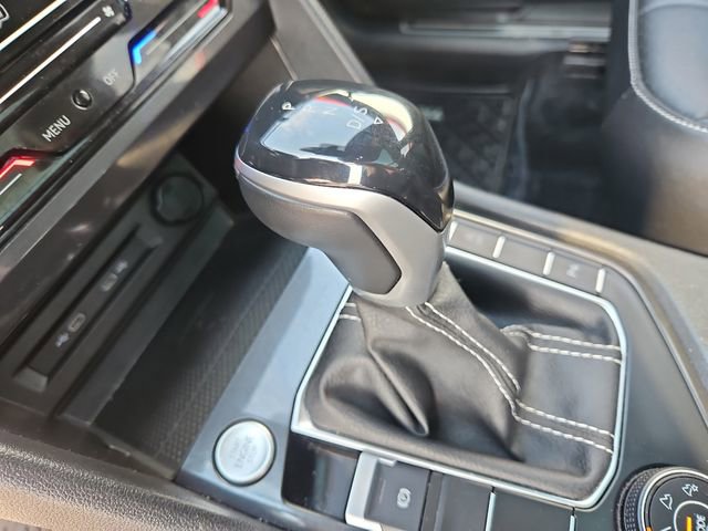 Used 2022 Volkswagen Tiguan SE R-Line image 50