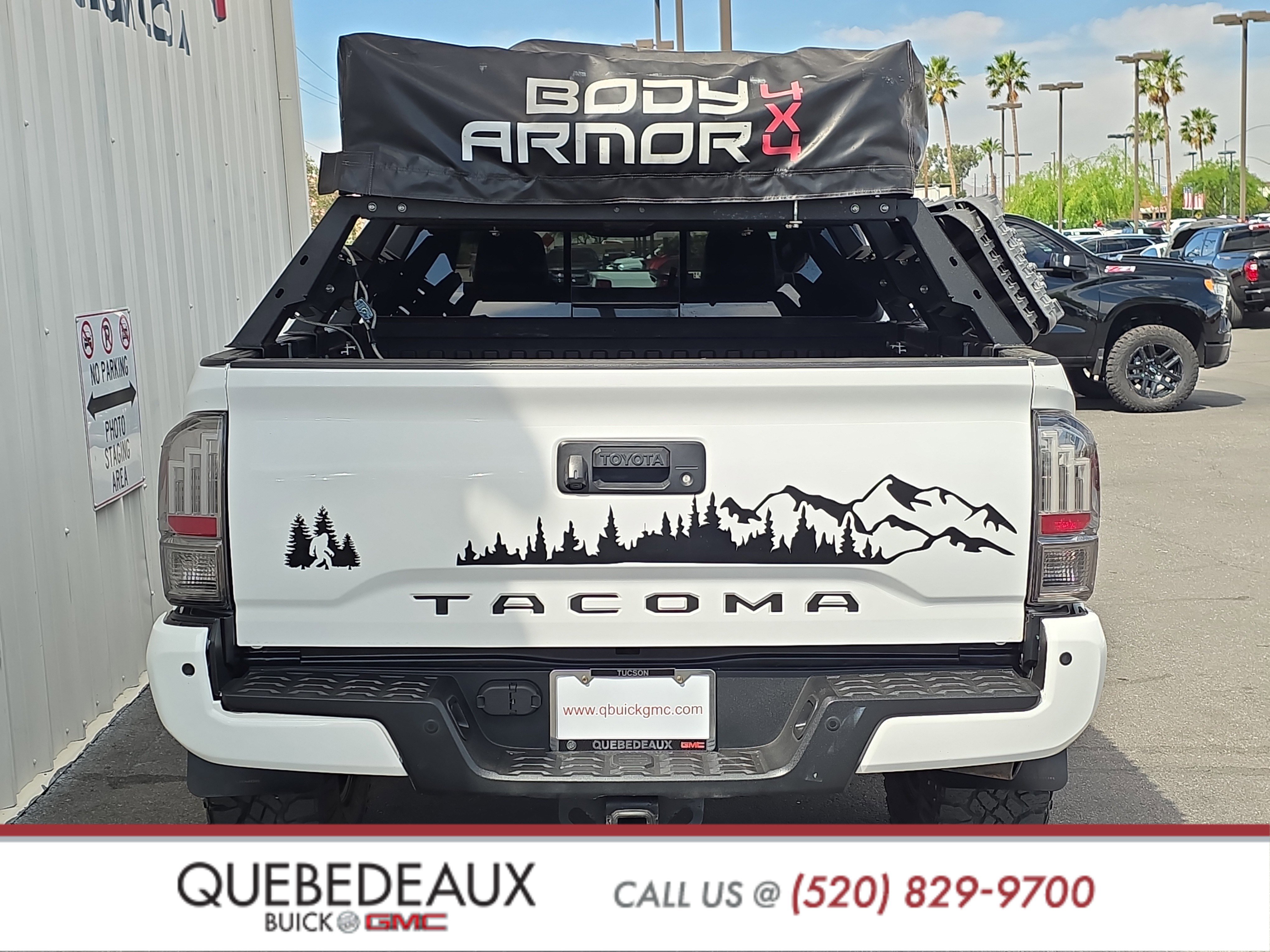 Used 2019 Toyota Tacoma TRD Off-Road AWD/4WD image 7