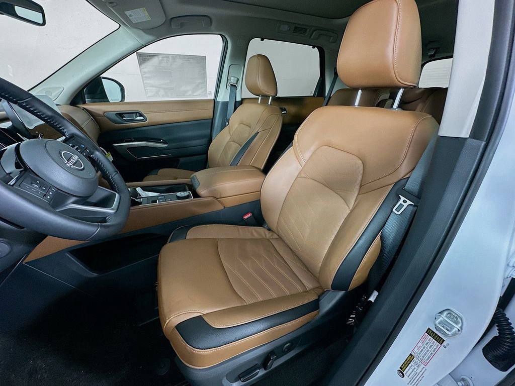 New 2025 Nissan Pathfinder Platinum image 29