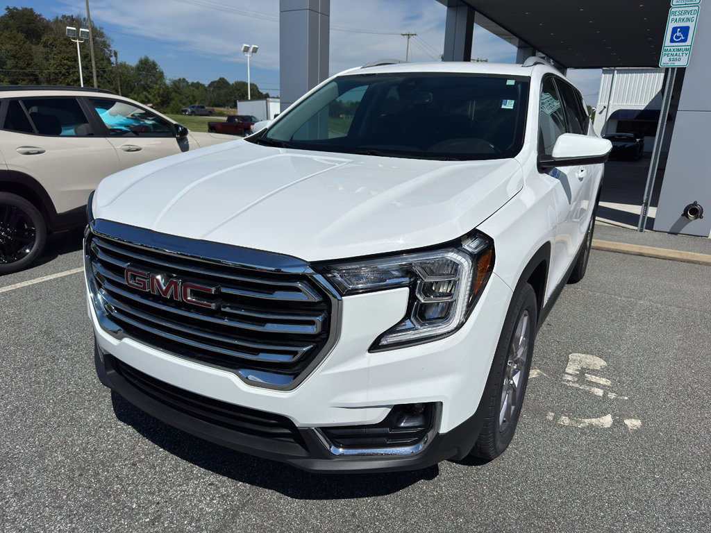 Used 2024 GMC Terrain SLT