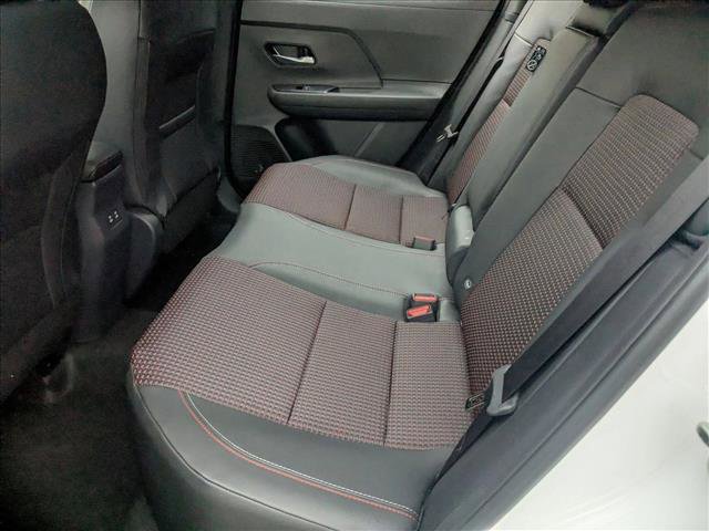 New 2026 Nissan Kicks SR image 14