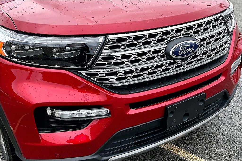 Certified 2022 Ford Explorer Limited w/ Equipment Group 301A image 31