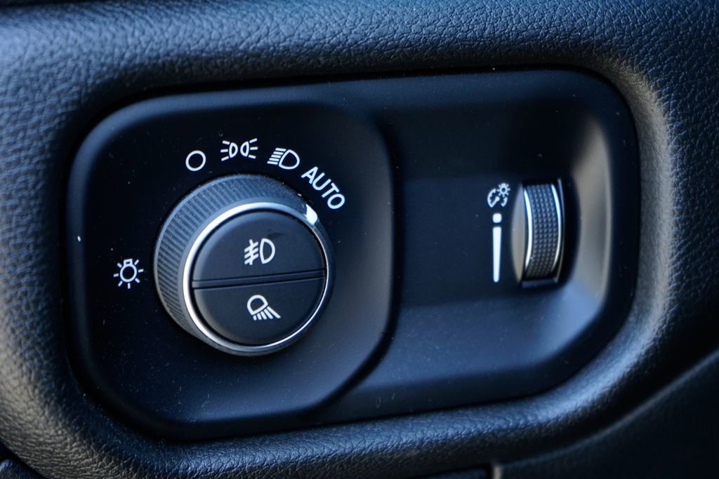 Used 2025 RAM 1500 Tradesman w/ Night Edition image 19