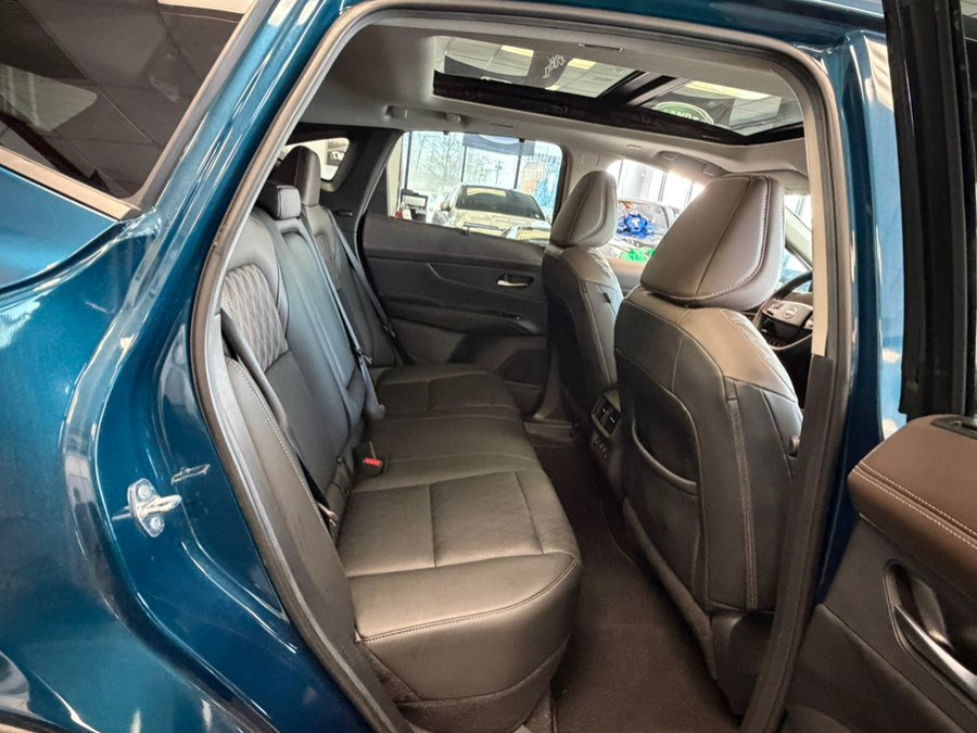 Used 2025 Nissan Murano Platinum w/ Cargo Package image 30