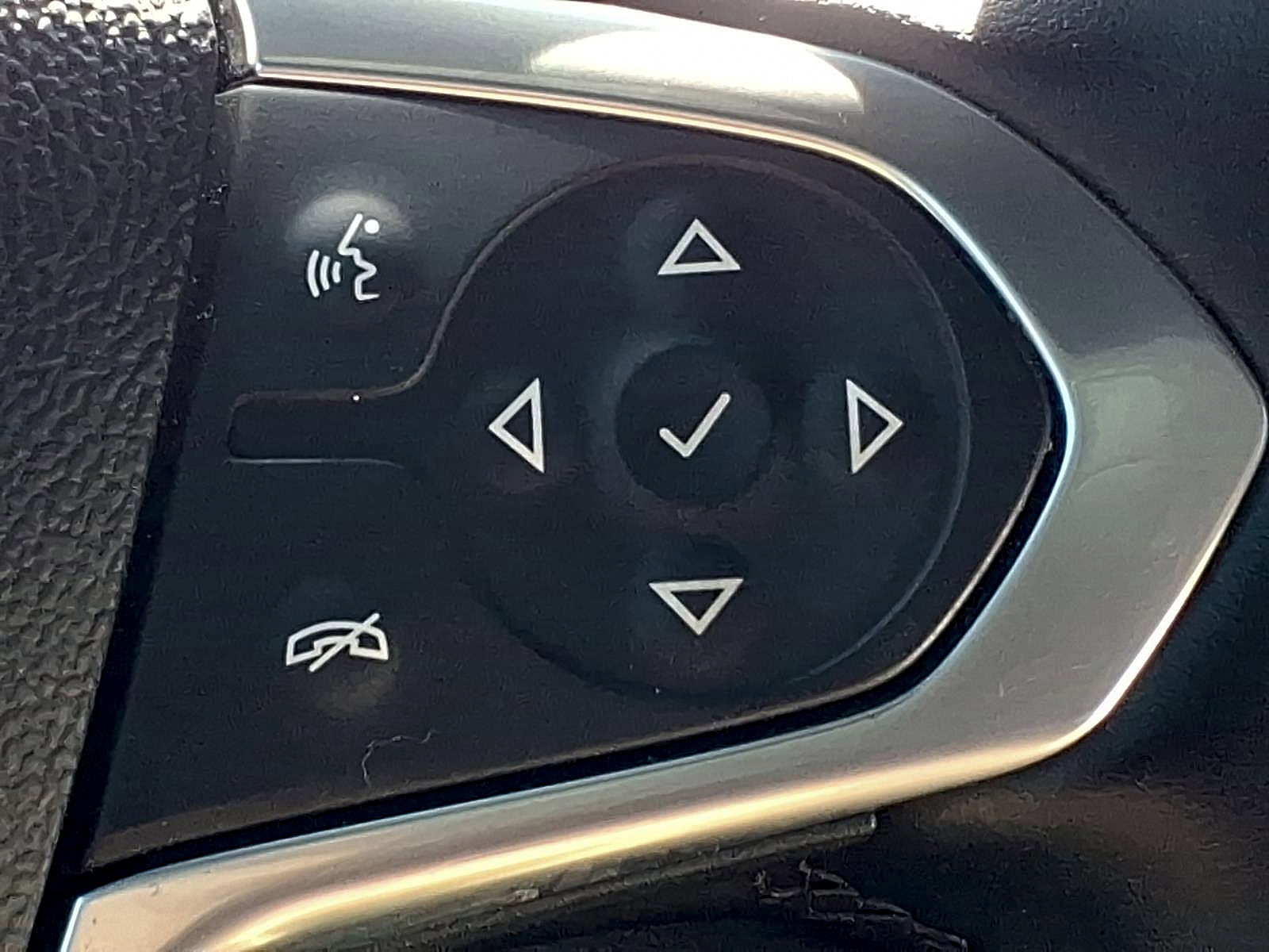 Certified 2023 Chevrolet Traverse RS w/ LPO, Floor Liner Package image 19