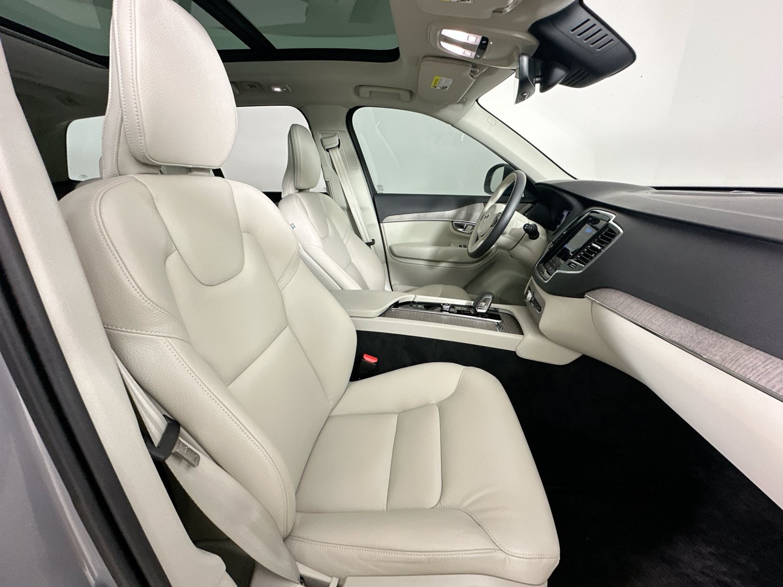 Certified 2024 Volvo XC90 B6 Plus AWD/4WD image 44