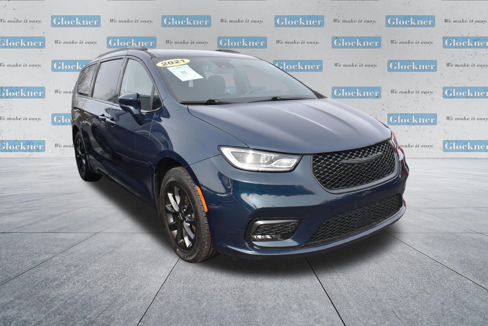 Used 2021 Chrysler Pacifica Touring w/ S Appearance Package image 3