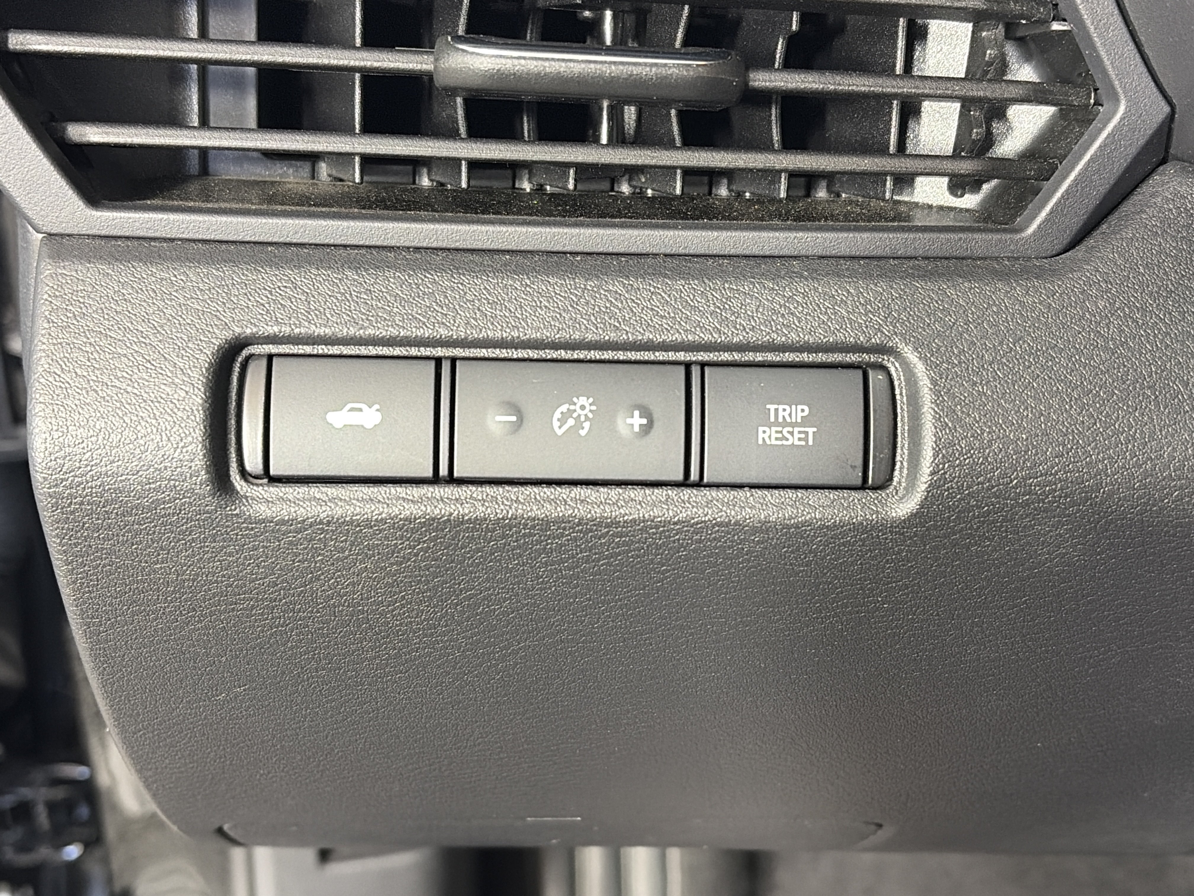 Used 2025 Nissan Altima 2.5 SV AWD/4WD image 25