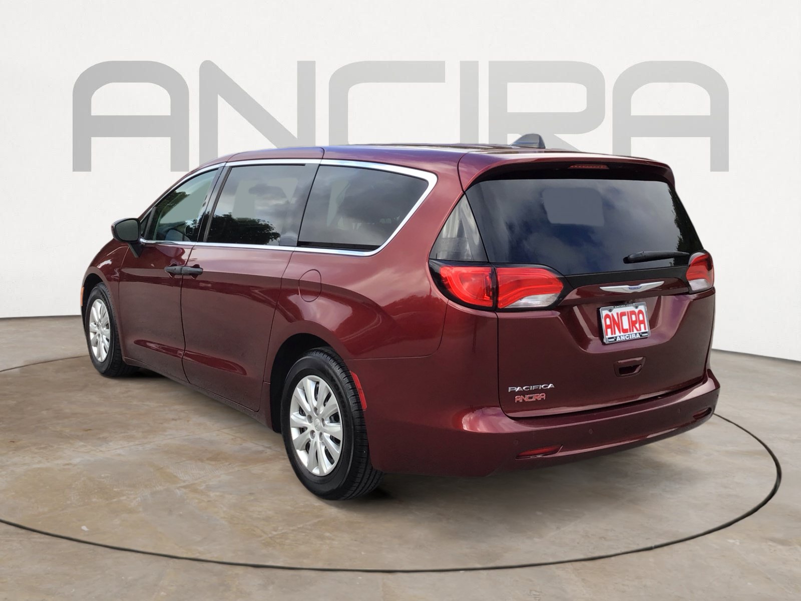 Used 2018 Chrysler Pacifica L FWD image 10