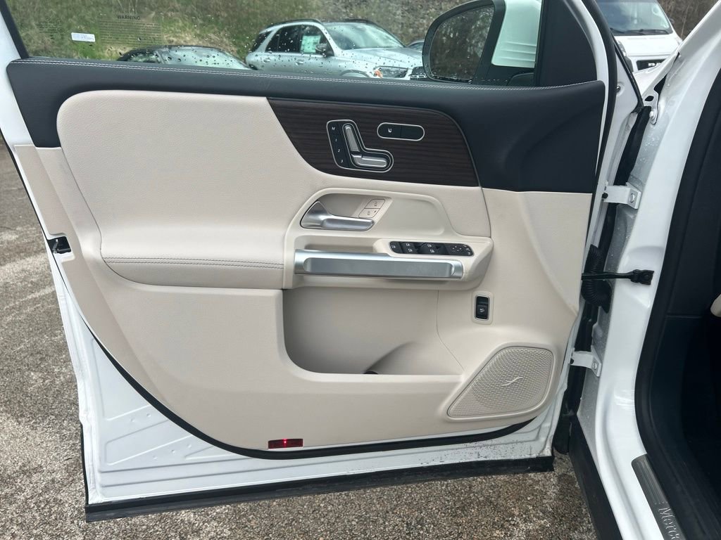 New 2026 Mercedes-Benz GLB 250 4MATIC image 10