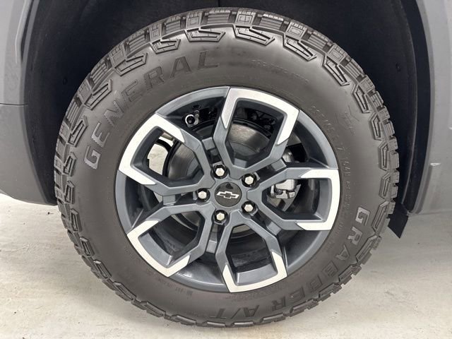 New 2026 Chevrolet Equinox ACTIV w/ Safety and Technology Package image 34