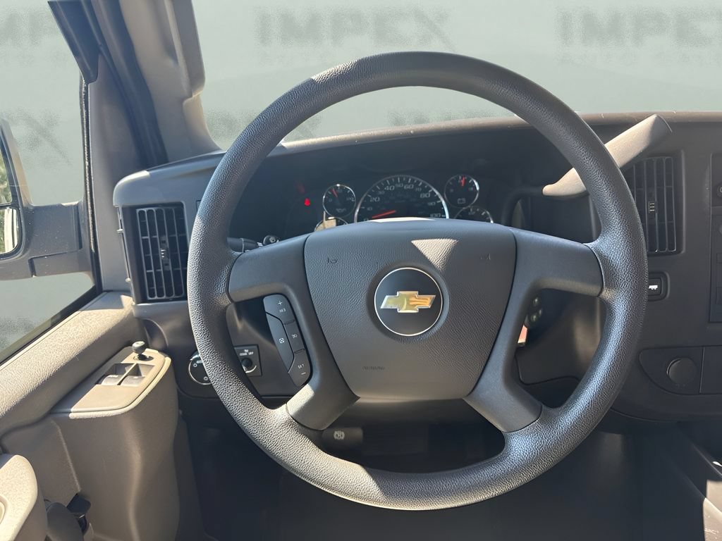 Used 2025 Chevrolet Express 3500 LS RWD image 11