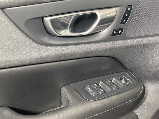 Used 2023 Volvo S60 B5 Plus image 17