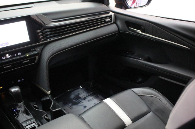 Used 2025 Toyota Camry SE w/ Convenience Package image 24