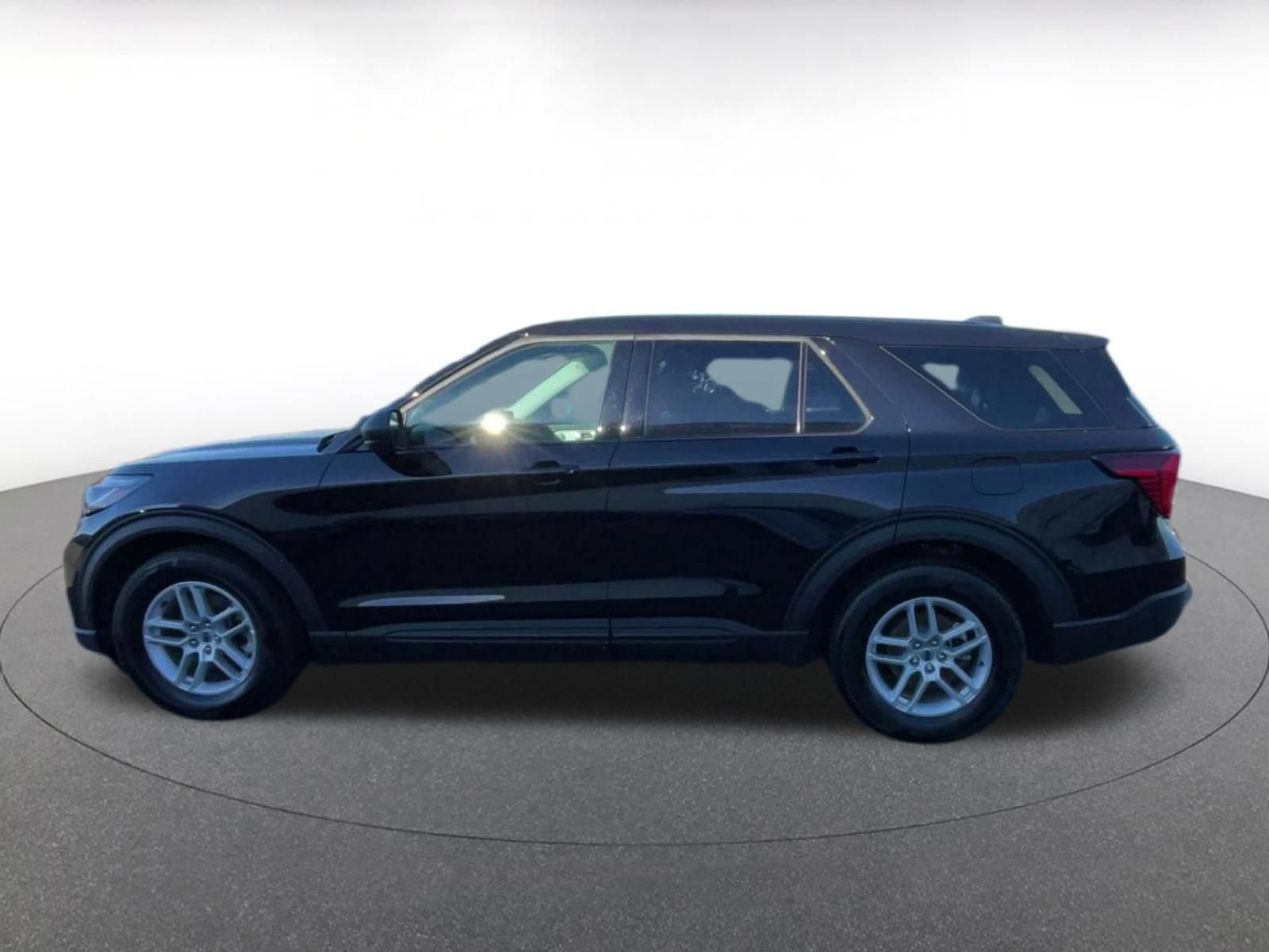 Used 2026 Ford Explorer Active RWD image 8