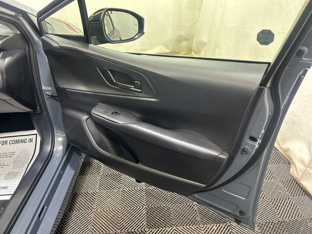 Used 2026 Toyota Prius Plug-In Hybrid FWD image 11