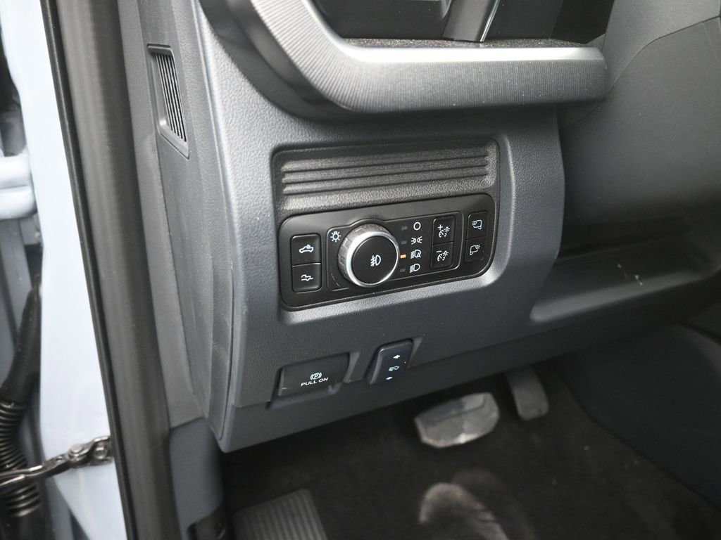 New 2026 Ford F250 Platinum w/ FX4 Off-Road Package image 13