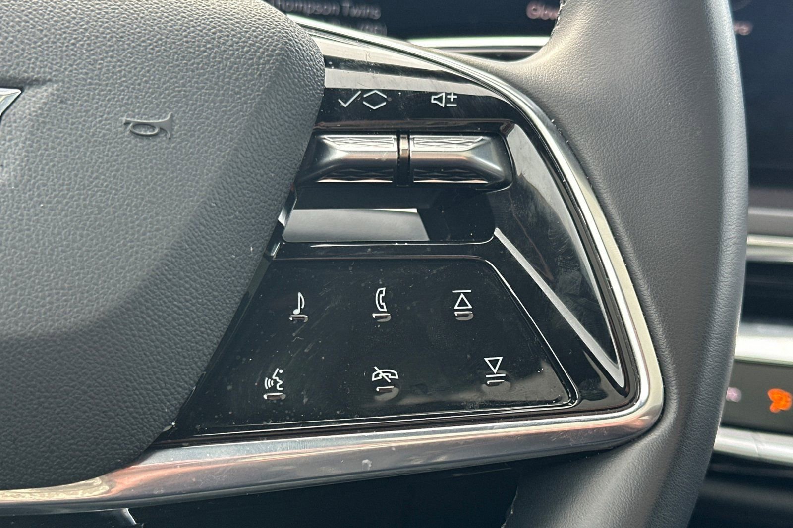 Certified 2024 Cadillac Lyriq Tech w/ Driver Assist Package image 37