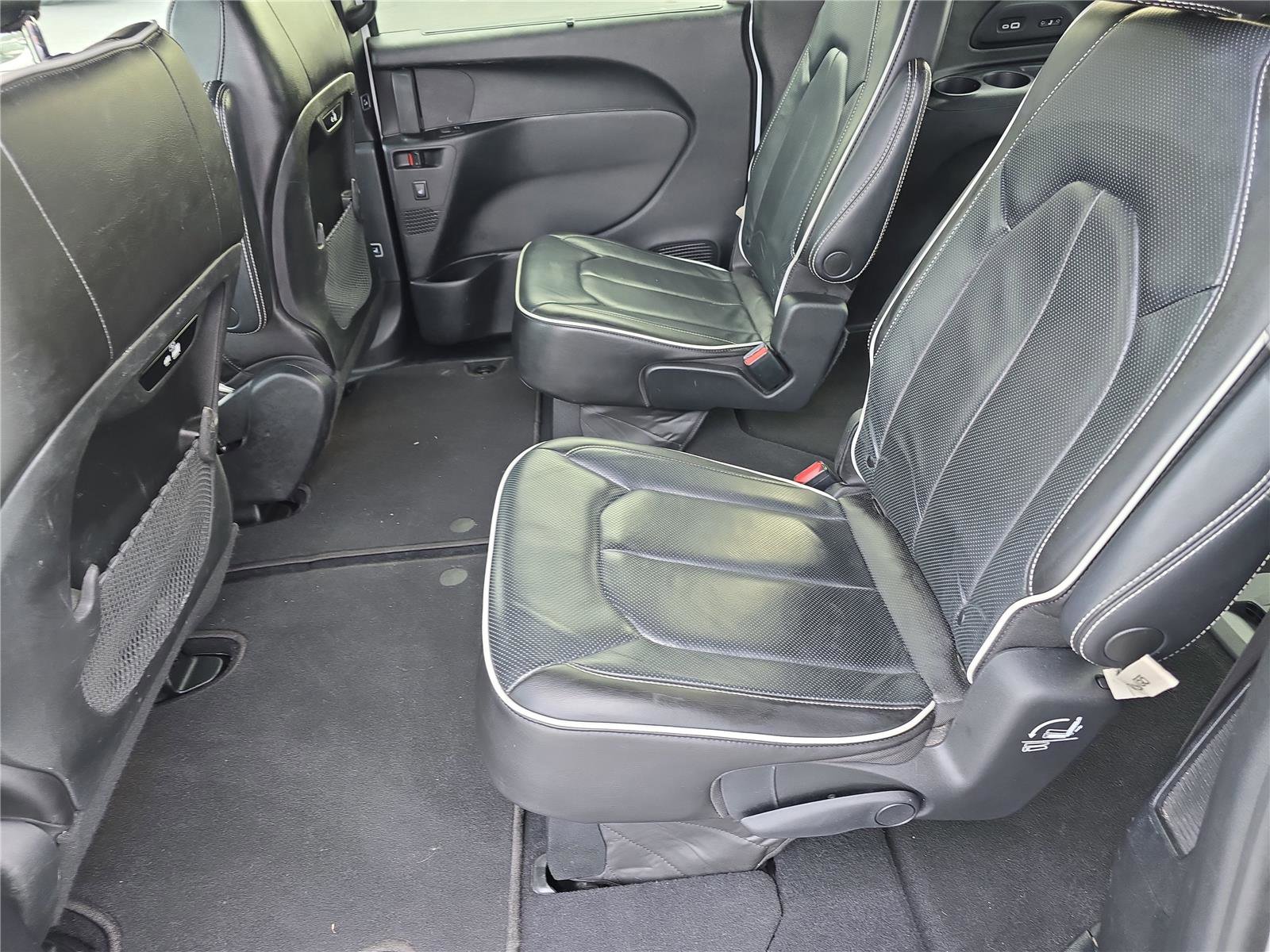 Used 2021 Chrysler Pacifica Limited w/ S Appearance Package image 15