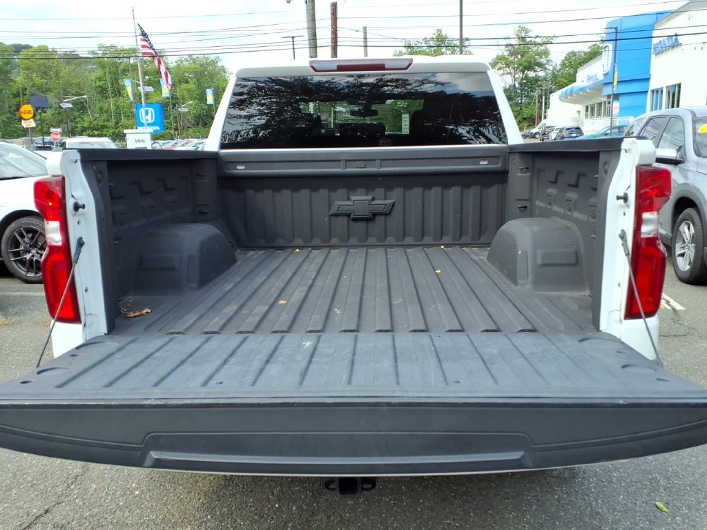 Used 2020 Chevrolet Silverado 1500 Custom w/ Custom Value Package AWD/4WD image 9