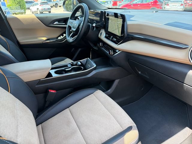 Used 2025 Chevrolet Equinox ACTIV w/ Safety and Technology Package FWD image 24