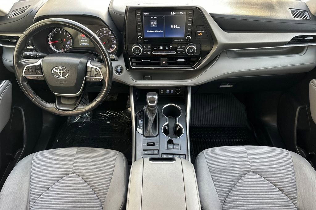 Used 2022 Toyota Highlander LE image 13
