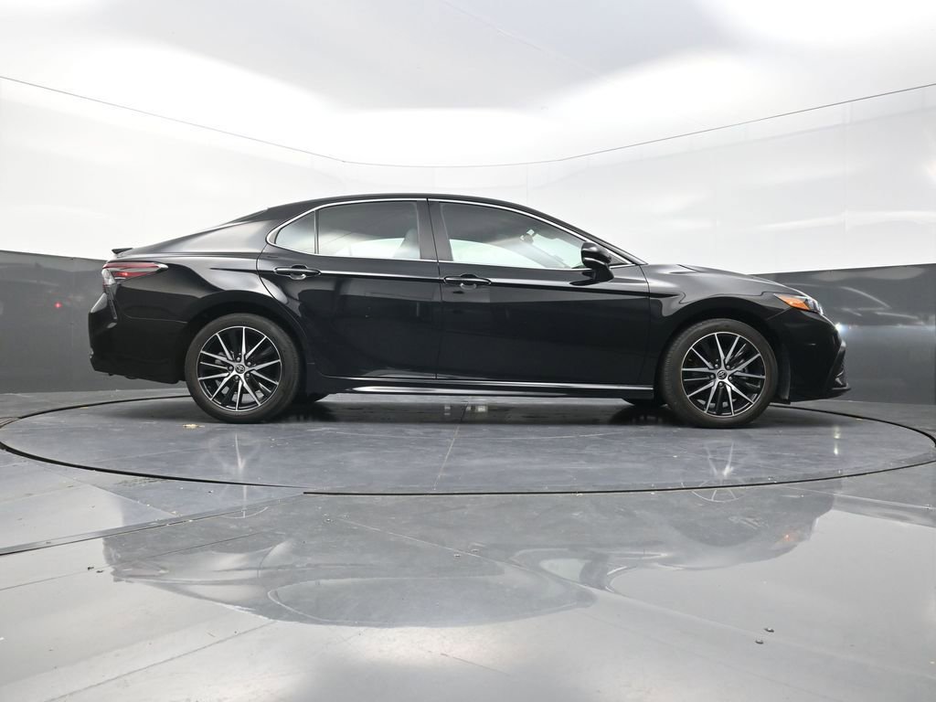 Used 2024 Toyota Camry SE w/ Cold Weather Package image 29