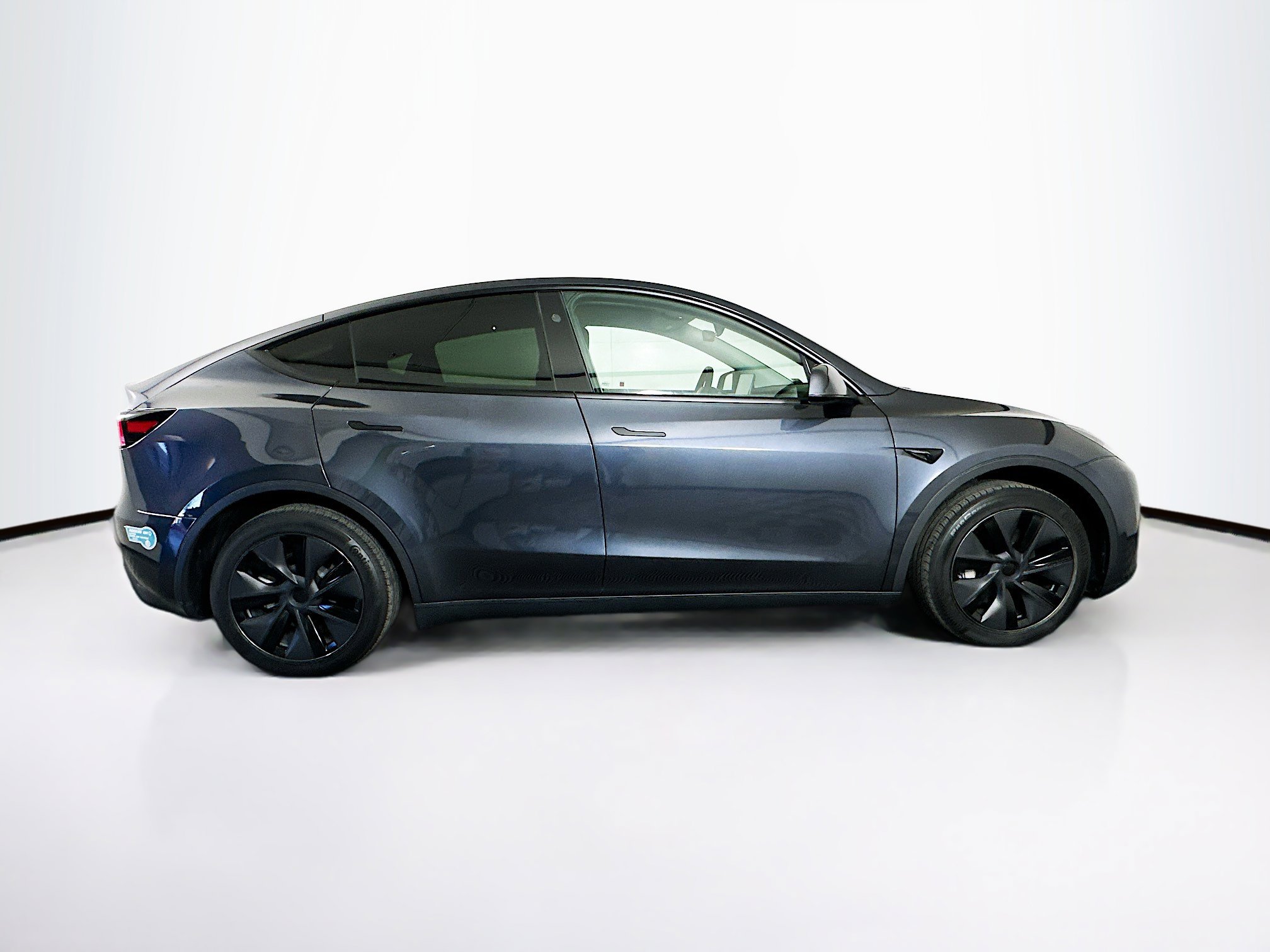 Used 2025 Tesla Model Y Long Range image 10