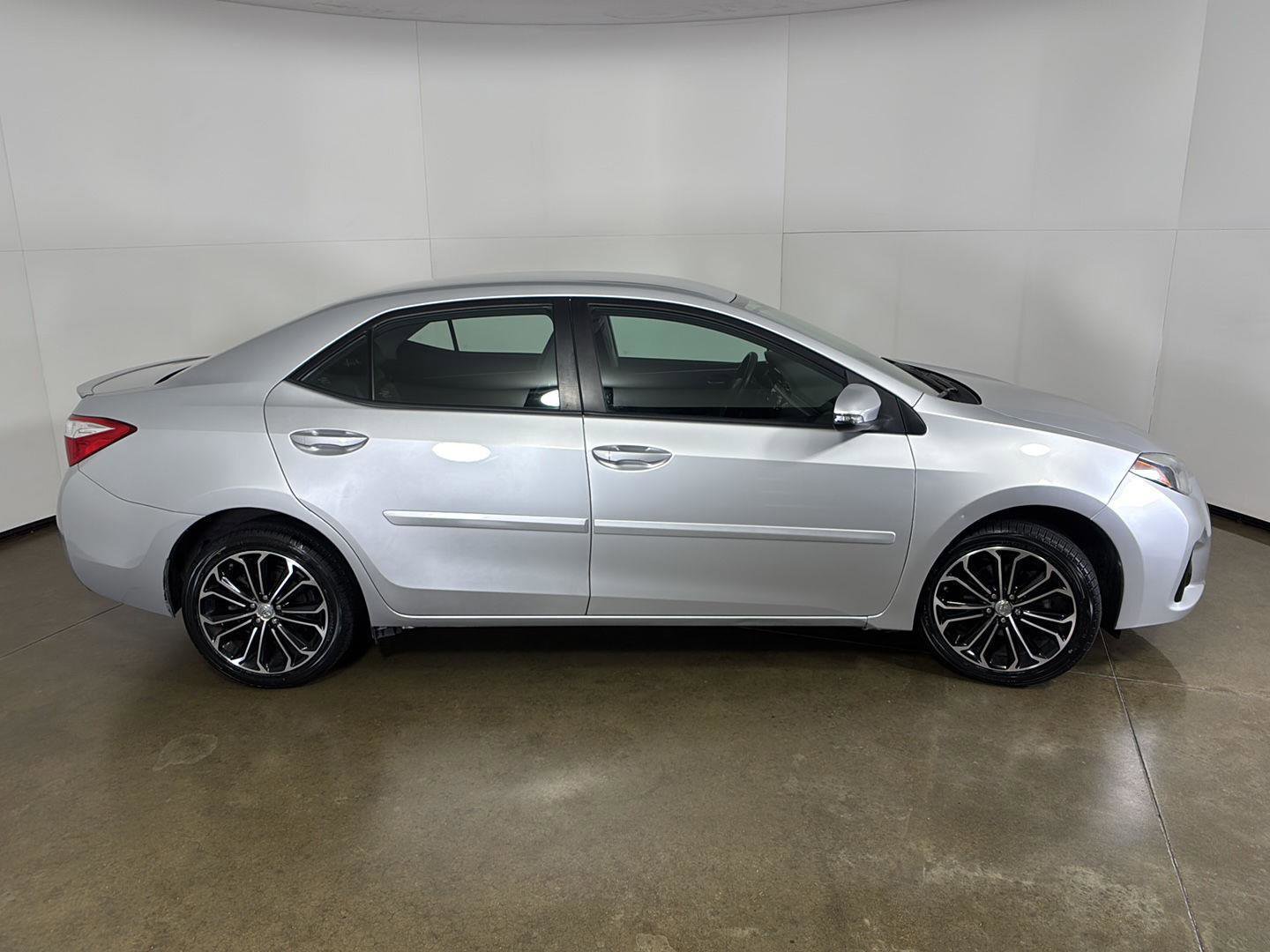 Used 2015 Toyota Corolla S FWD image 9
