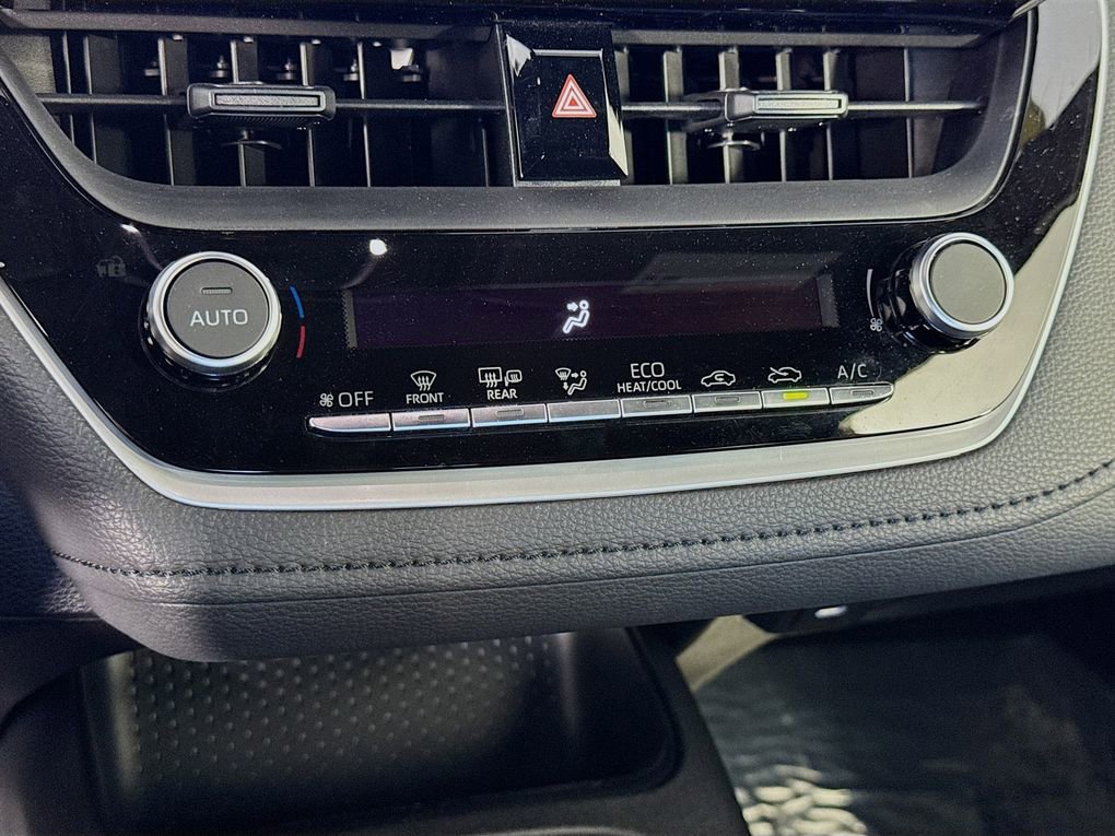 Used 2025 Toyota Corolla SE image 20