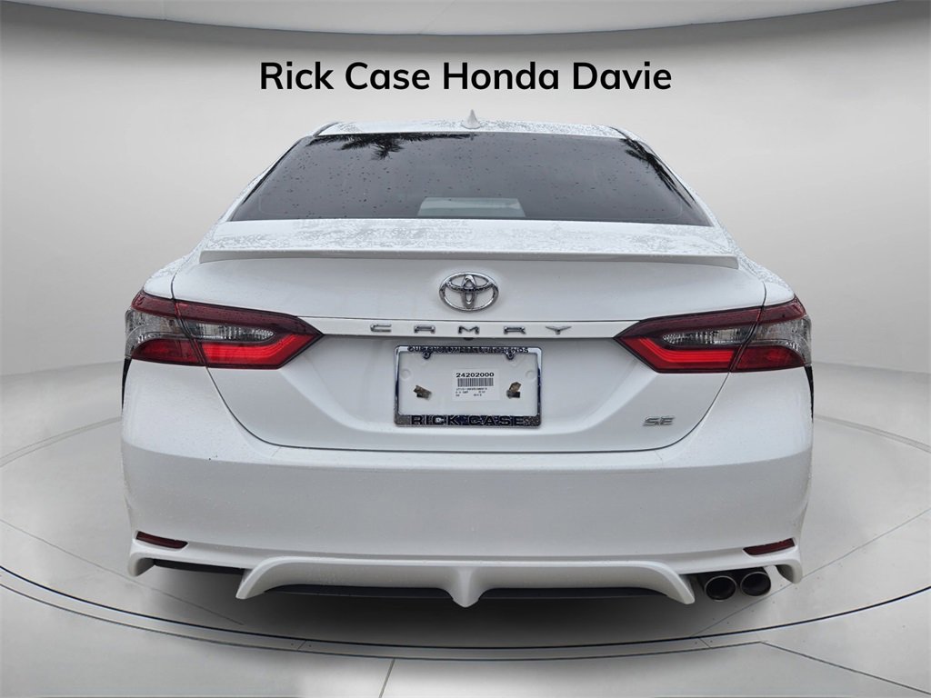 Used 2024 Toyota Camry SE image 6