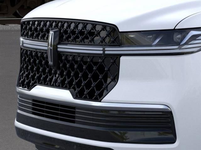 New 2026 Lincoln Navigator Reserve w/ Jet Appearance Package image 17