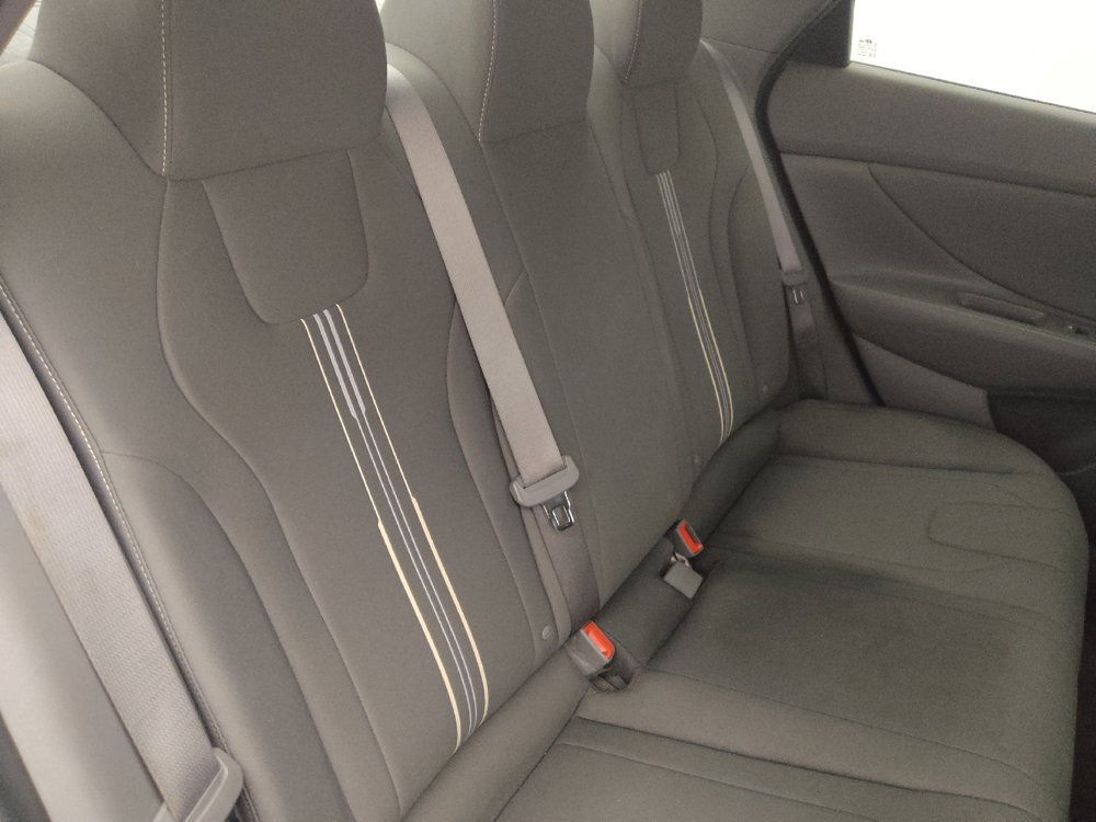 Used 2023 Hyundai Elantra SEL w/ Convenience Package FWD image 19
