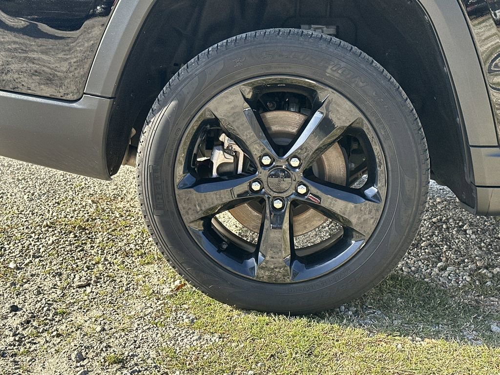 Used 2023 Jeep Grand Cherokee L Limited w/ Luxury Tech Group II image 18