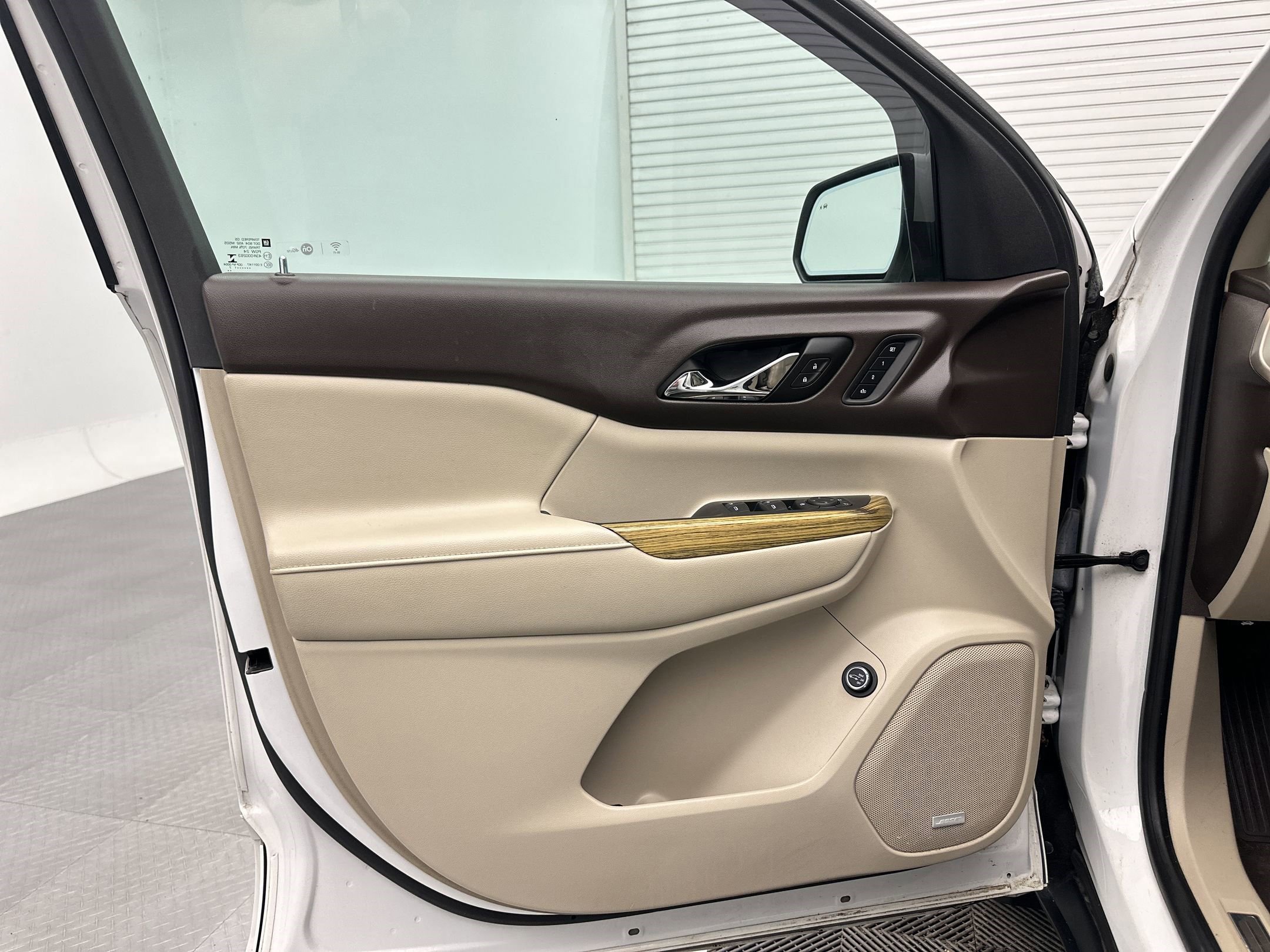 Used 2017 GMC Acadia Denali w/ Technology Package image 21