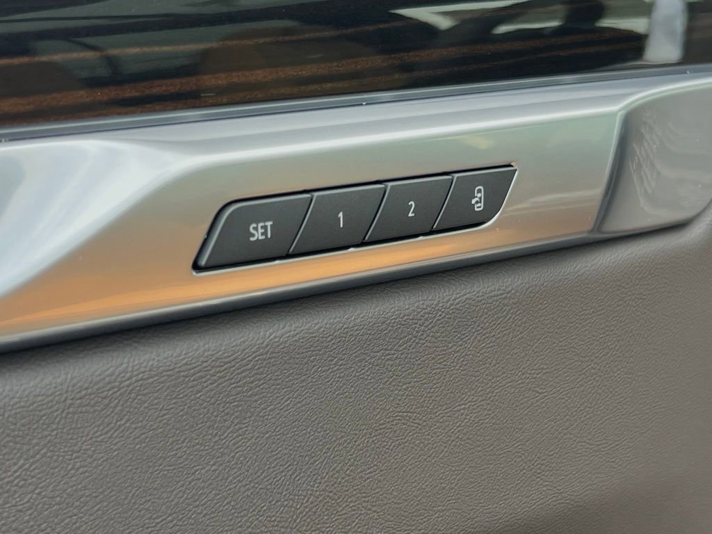 New 2026 Cadillac Escalade Luxury RWD image 7