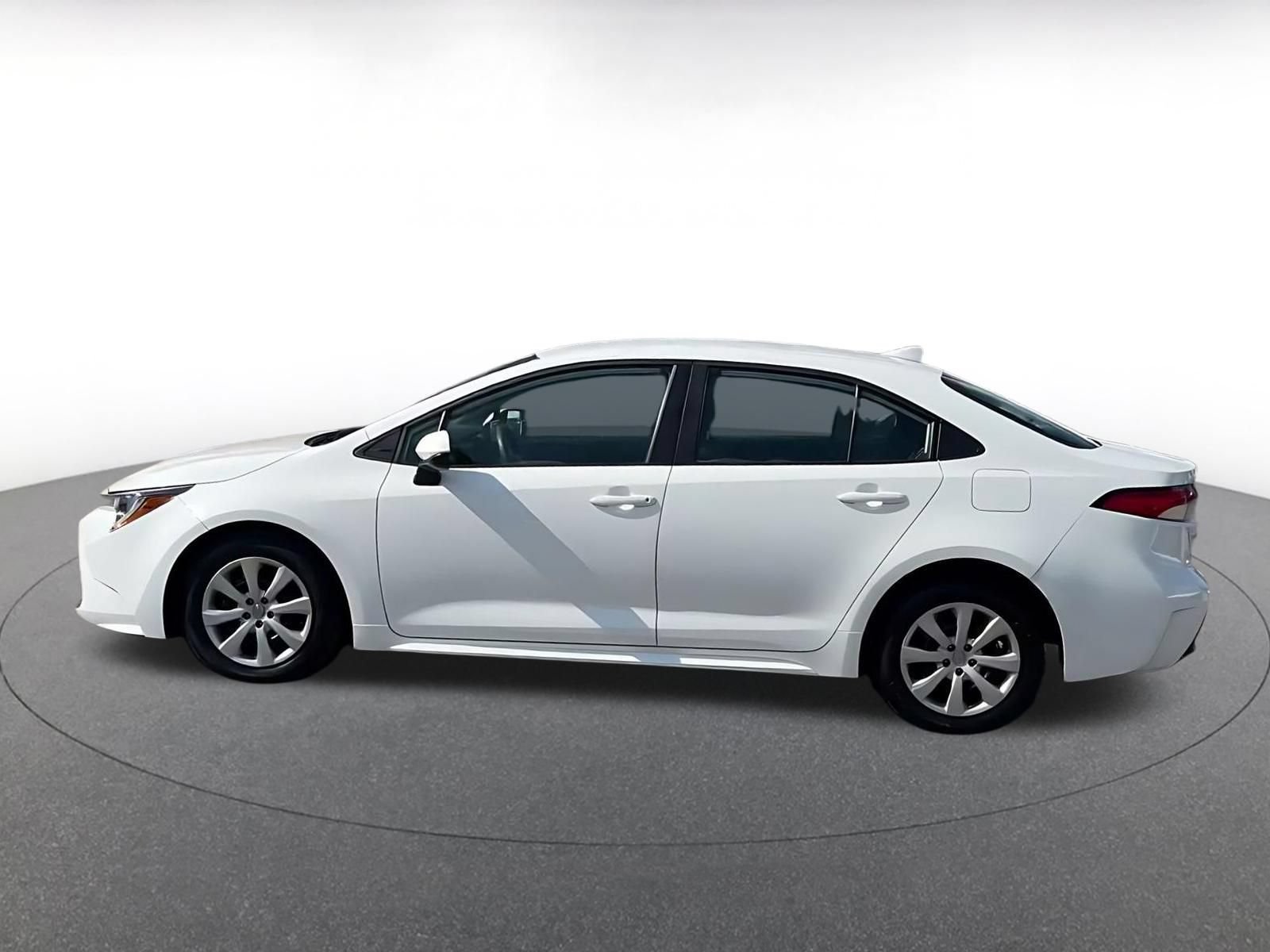 Used 2025 Toyota Corolla LE FWD image 8