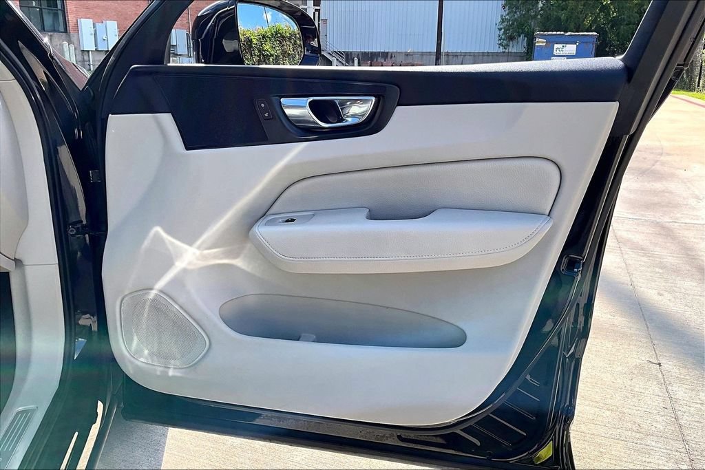 Used 2018 Volvo XC60 T6 Inscription w/ Convenience Package AWD/4WD image 26