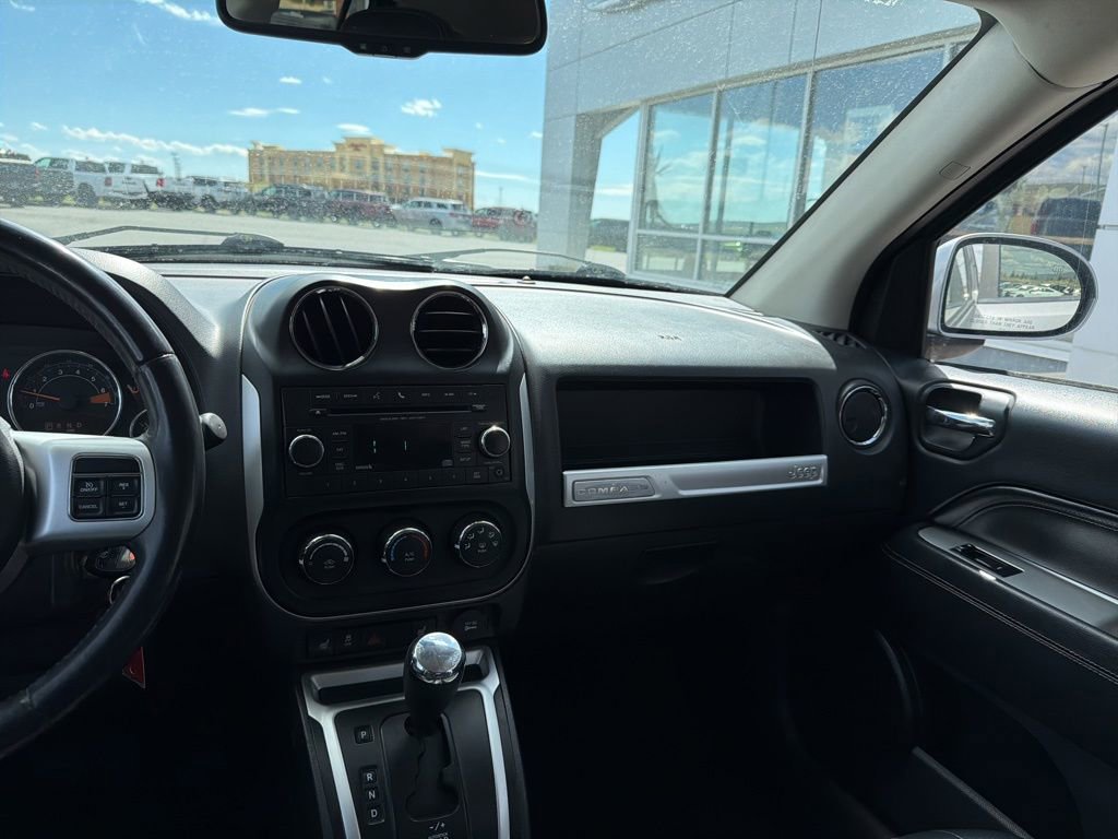Used 2016 Jeep Compass Latitude AWD/4WD image 29
