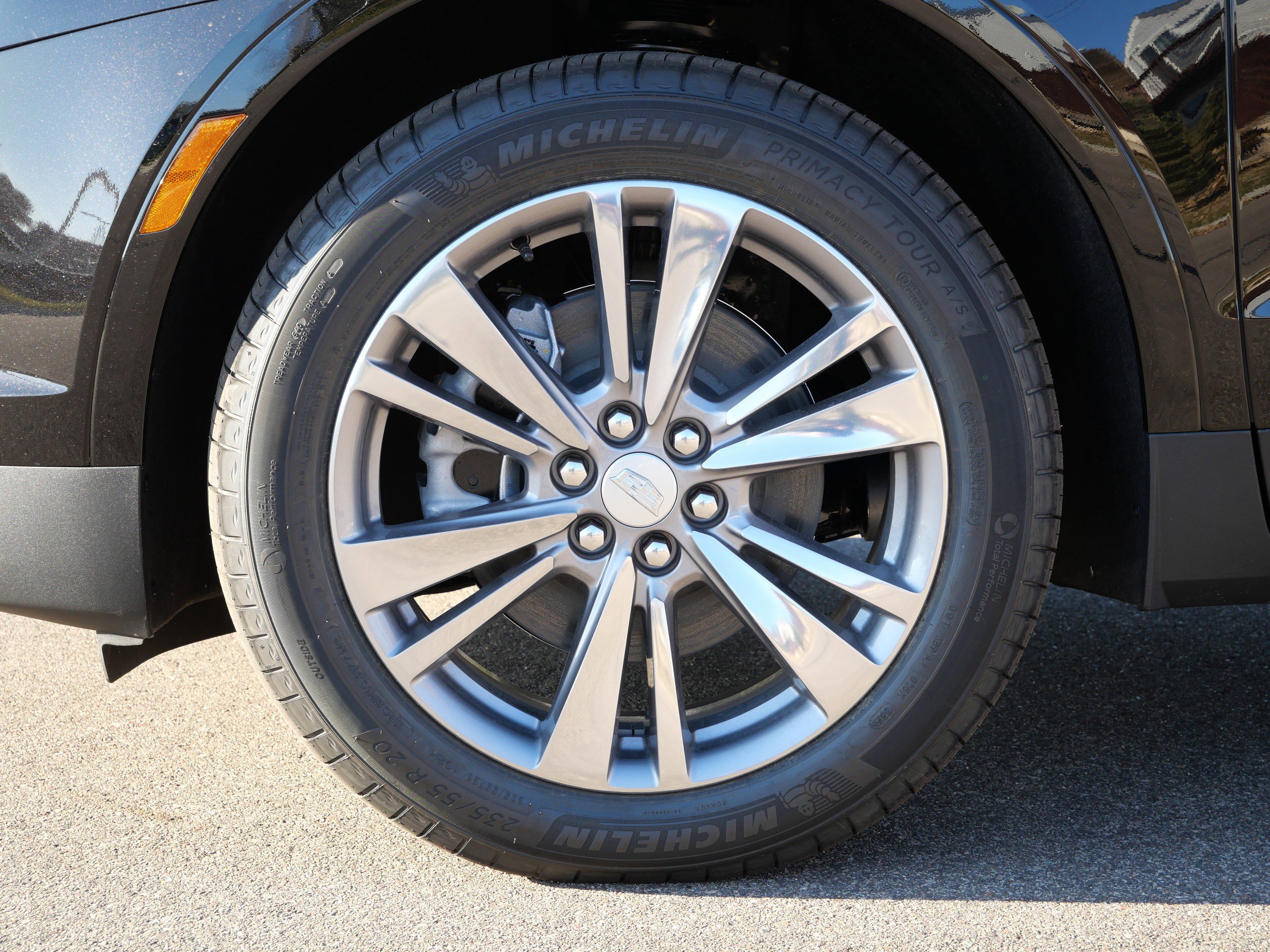 Used 2025 Cadillac XT5 Premium Luxury w/ LPO, Floor Liner Package image 13