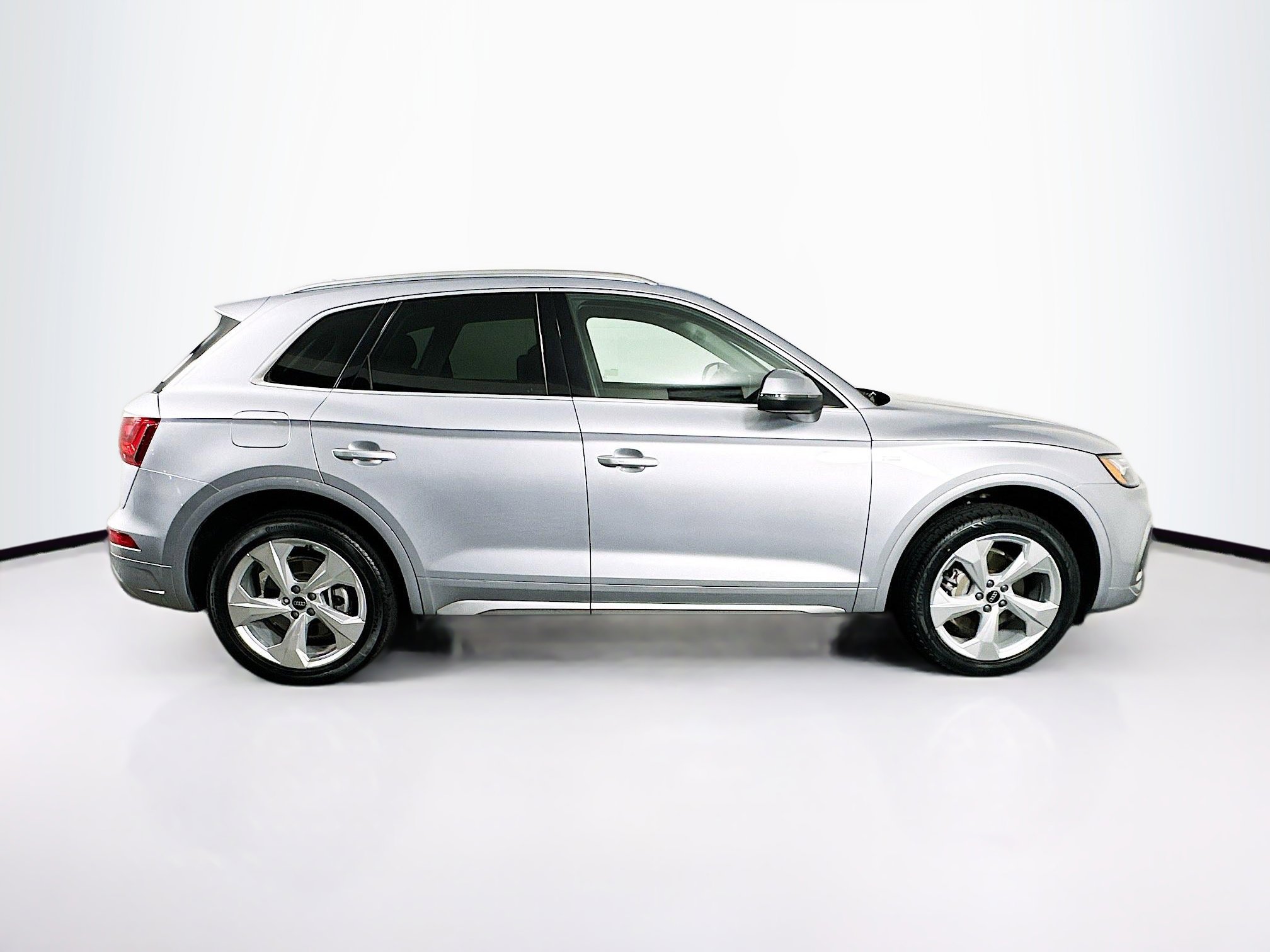 Used 2022 Audi Q5 2.0T Premium Plus w/ Premium Plus Package AWD/4WD image 10