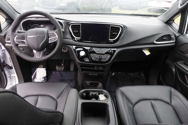 New 2026 Chrysler Voyager LX image 23