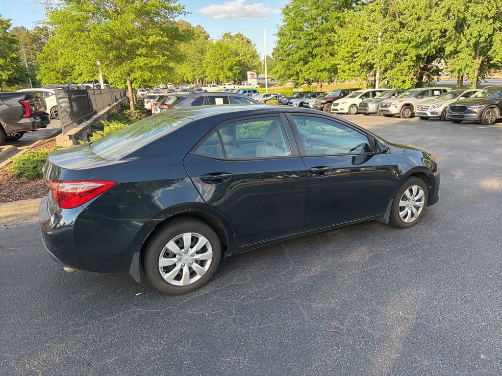Used 2017 Toyota Corolla LE w/ Carpet Mat Package (TMS) FWD image 8