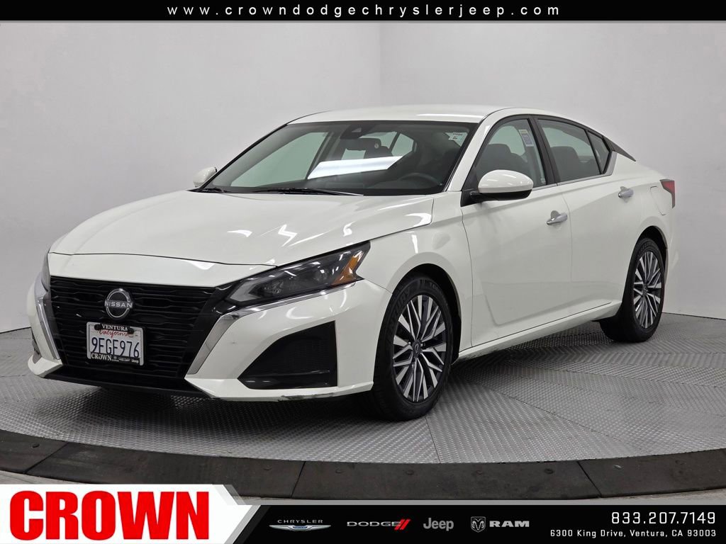Used 2023 Nissan Altima 2.5 SV image 3