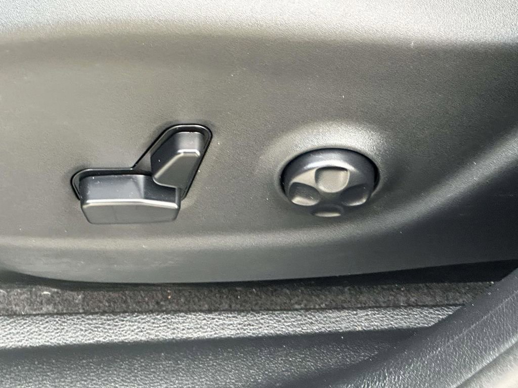 Used 2020 Jeep Cherokee Limited image 16