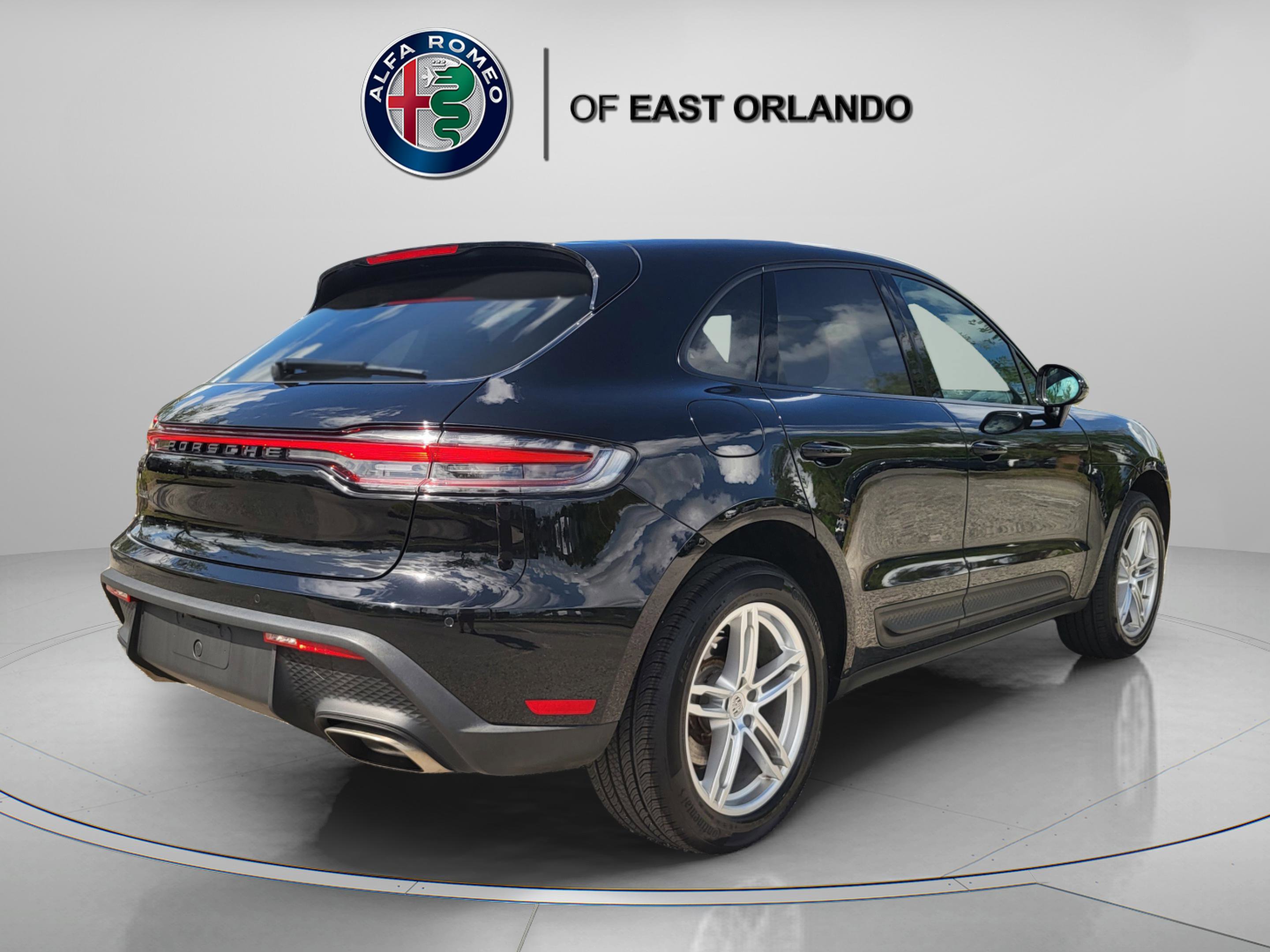 Used 2023 Porsche Macan AWD/4WD image 7