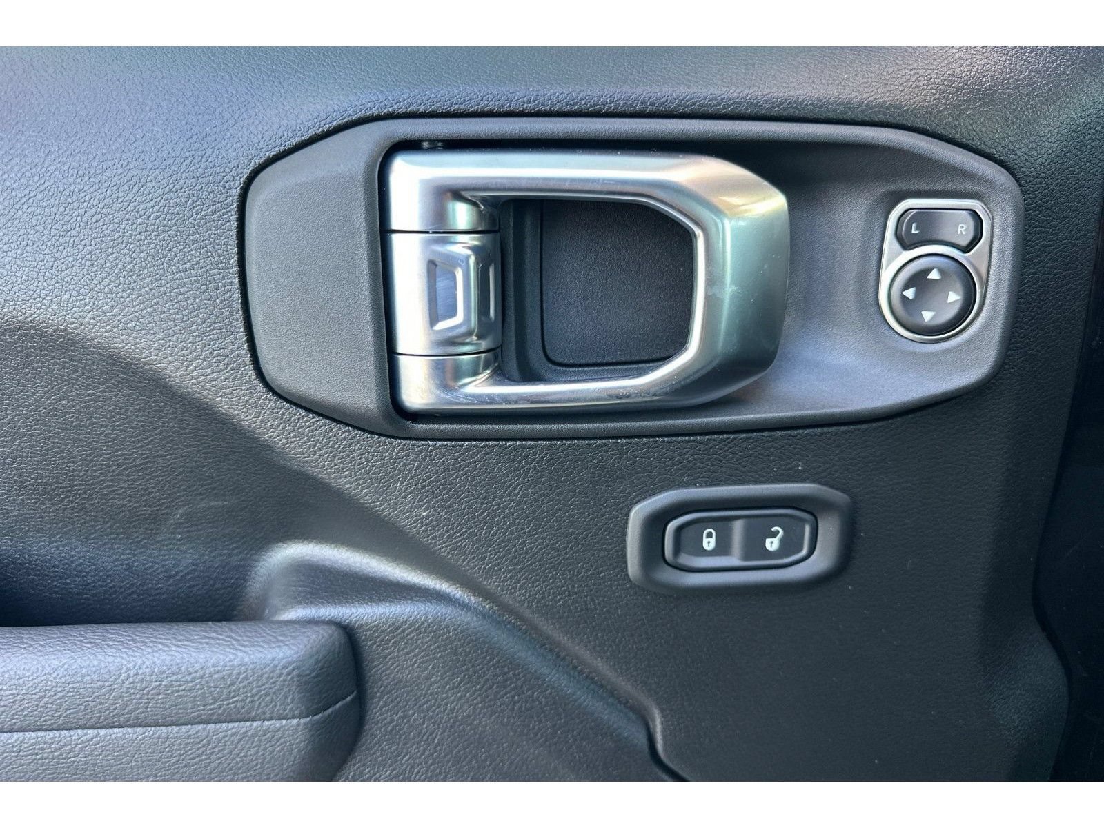 New 2026 Jeep Gladiator Sport AWD/4WD image 12