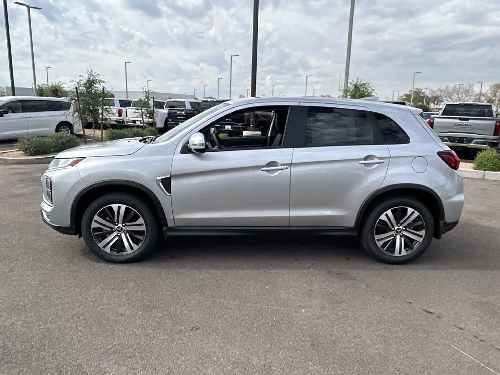 New 2027 Mitsubishi Outlander Sport SE FWD image 4