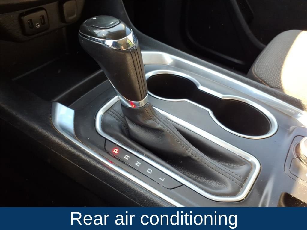 Used 2019 Chevrolet Traverse LT FWD image 9