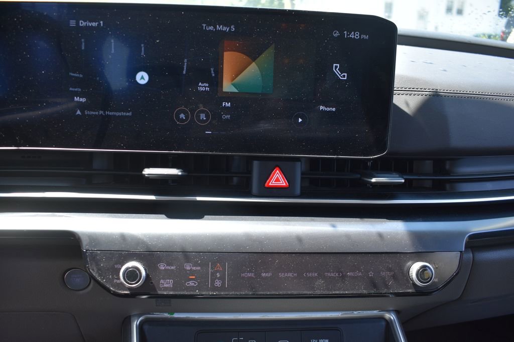 Used 2025 Kia Carnival FWD image 19